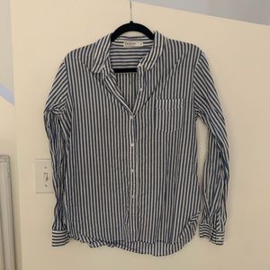Stateside classic fit button down shirt sz M